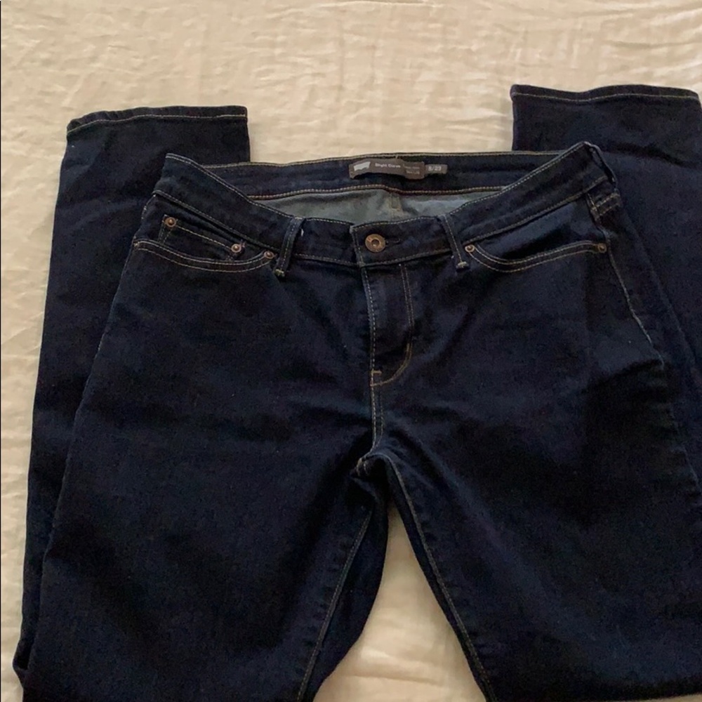 Dark blue Levi’s jeans